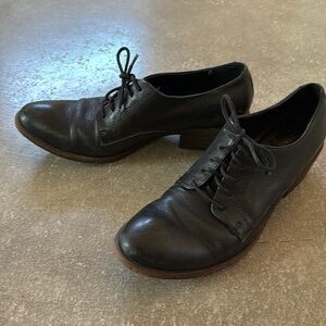 Classic Lace up Black Leather Women’s Shoes by Frye Size 8.5 B